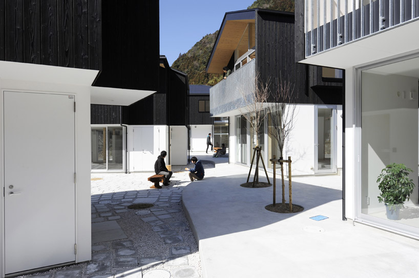 sogabe lab + hari architects: kamikatsu asahi municipal housing