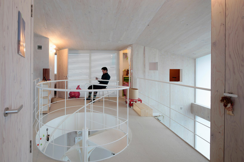 akasaka shinichiro atelier: SAZAE's house