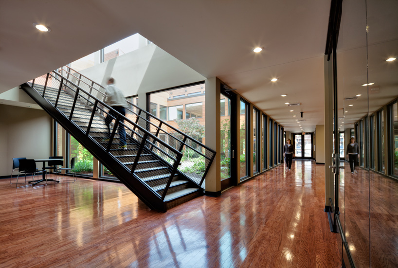 rafael vinoly architects: clyde f. barker penn transplant house