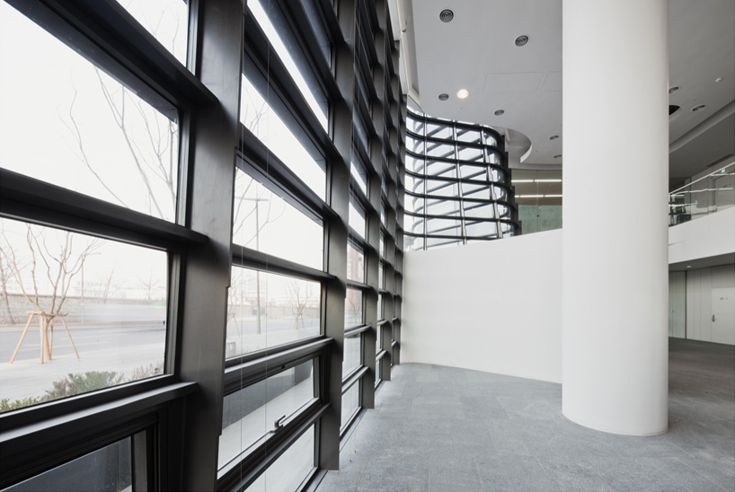 BCHO architects: twin trees