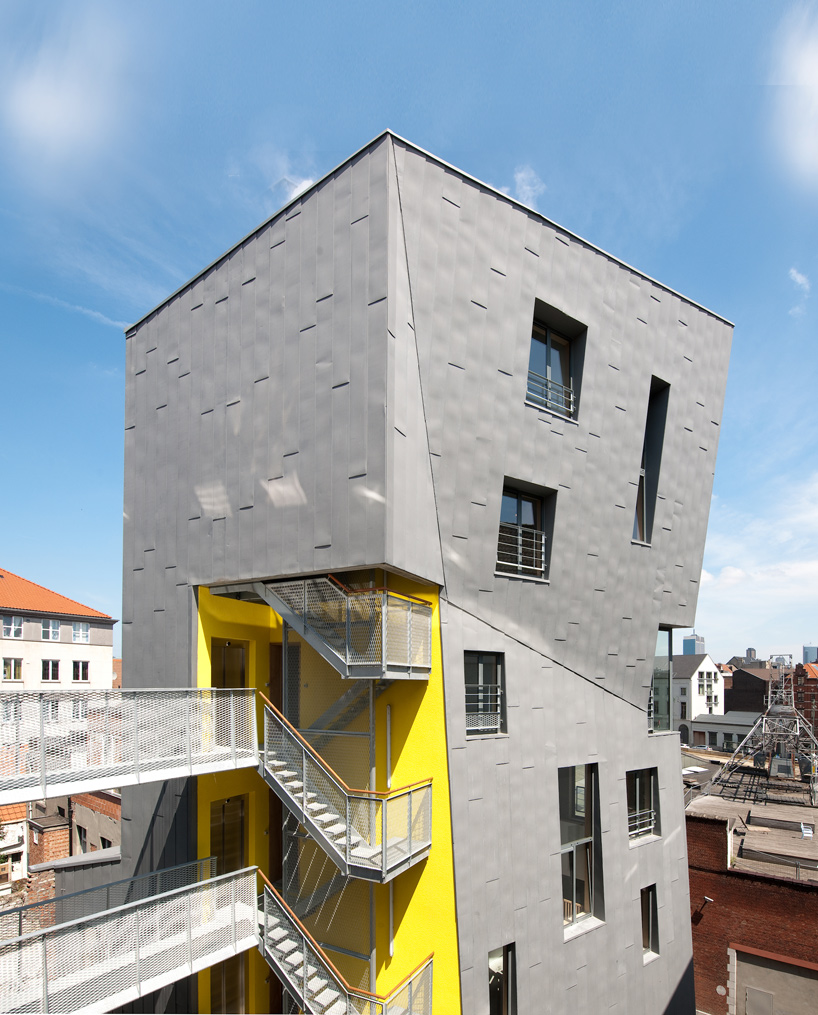 l'escaut gigogne: cheval noir