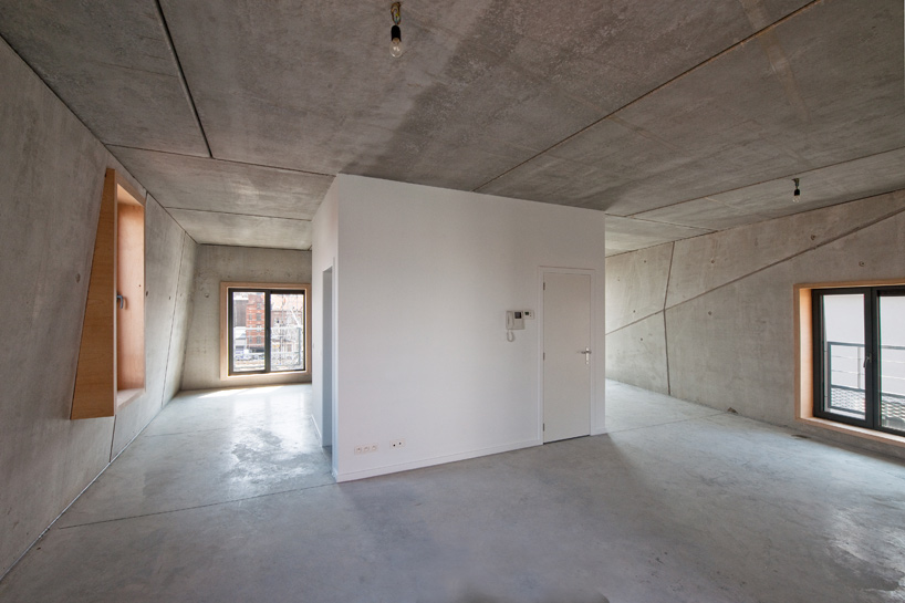 l'escaut gigogne: cheval noir