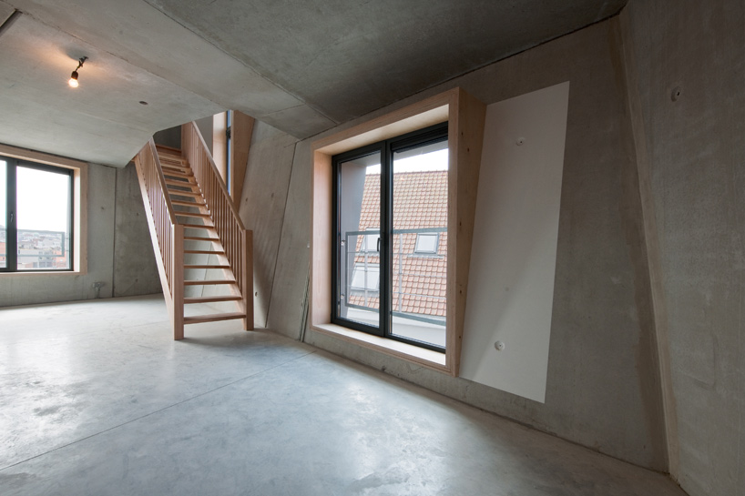 l'escaut gigogne: cheval noir