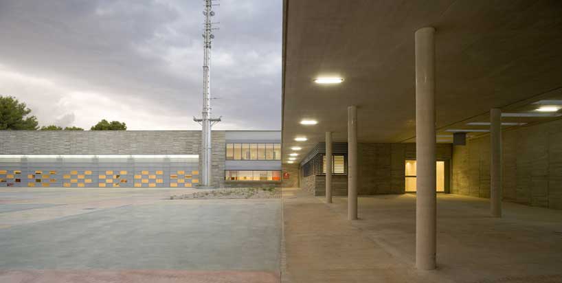 mestura arquitectes: fire station gava