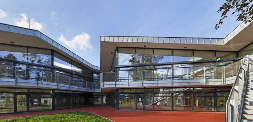 syntax architektur: kindergarten in holzbauweise