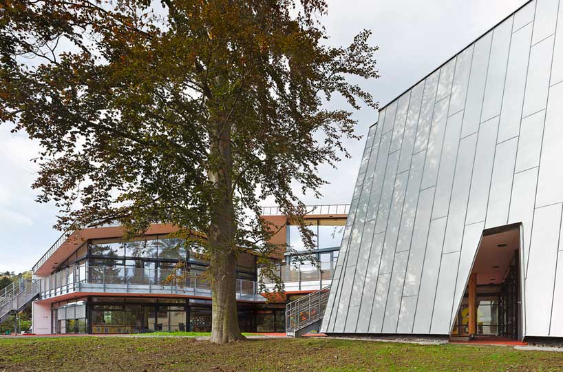 syntax architektur: kindergarten in holzbauweise