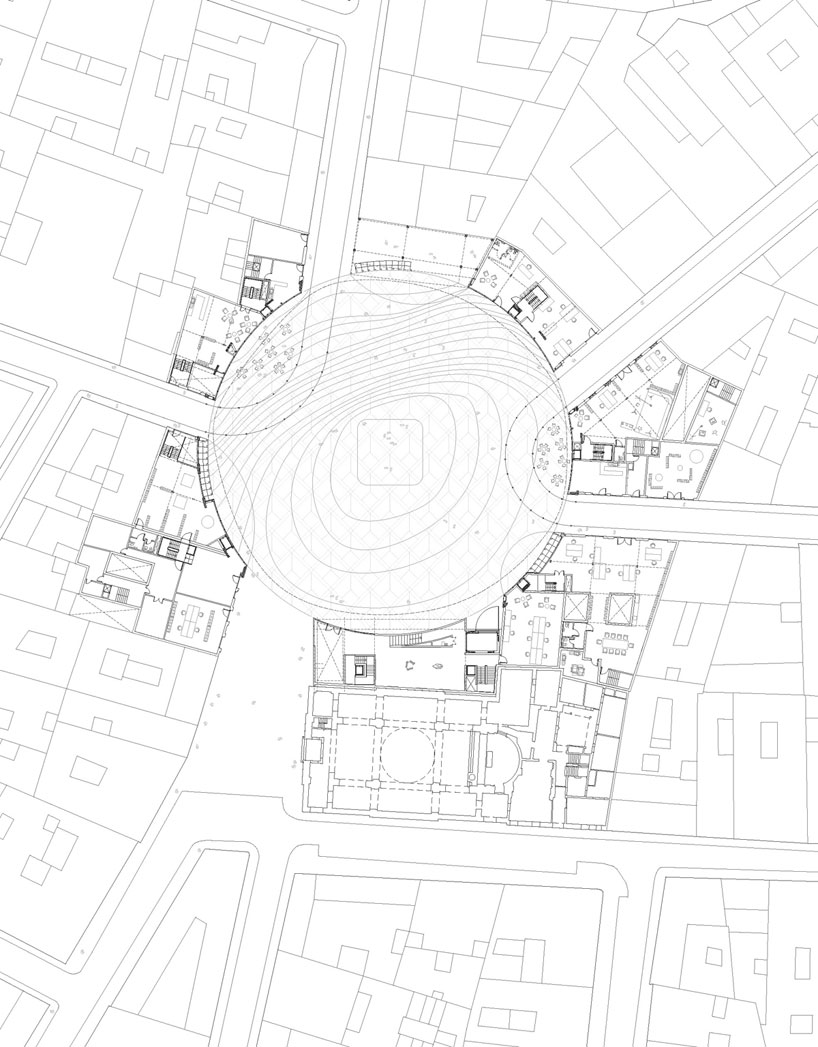 keir alexander: menos / m&aacute;s