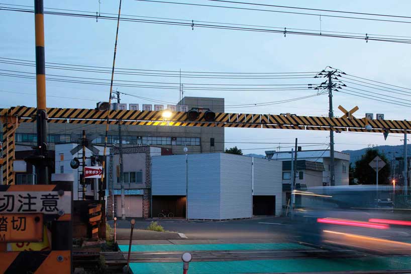 akasaka shinichiro atelier: silver screen house - 1