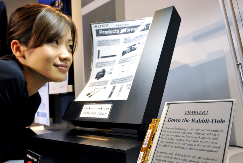 sony: flexible colour e paper