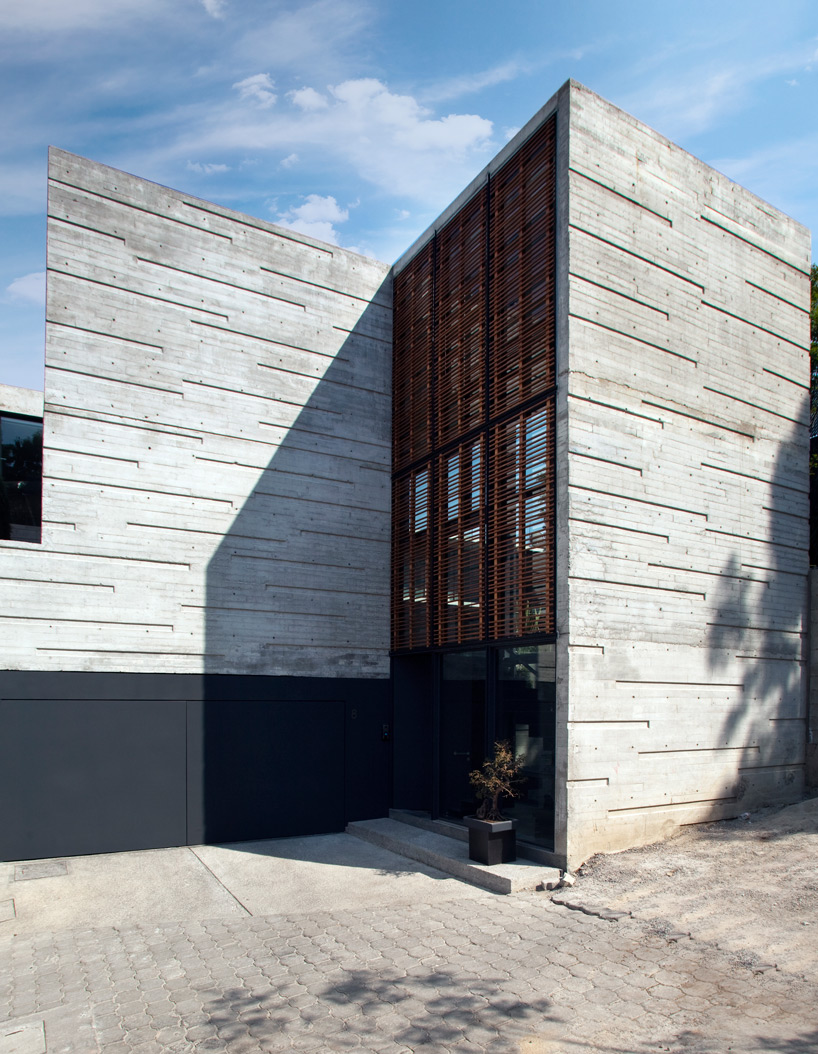 r zero studio: H24 house - 1