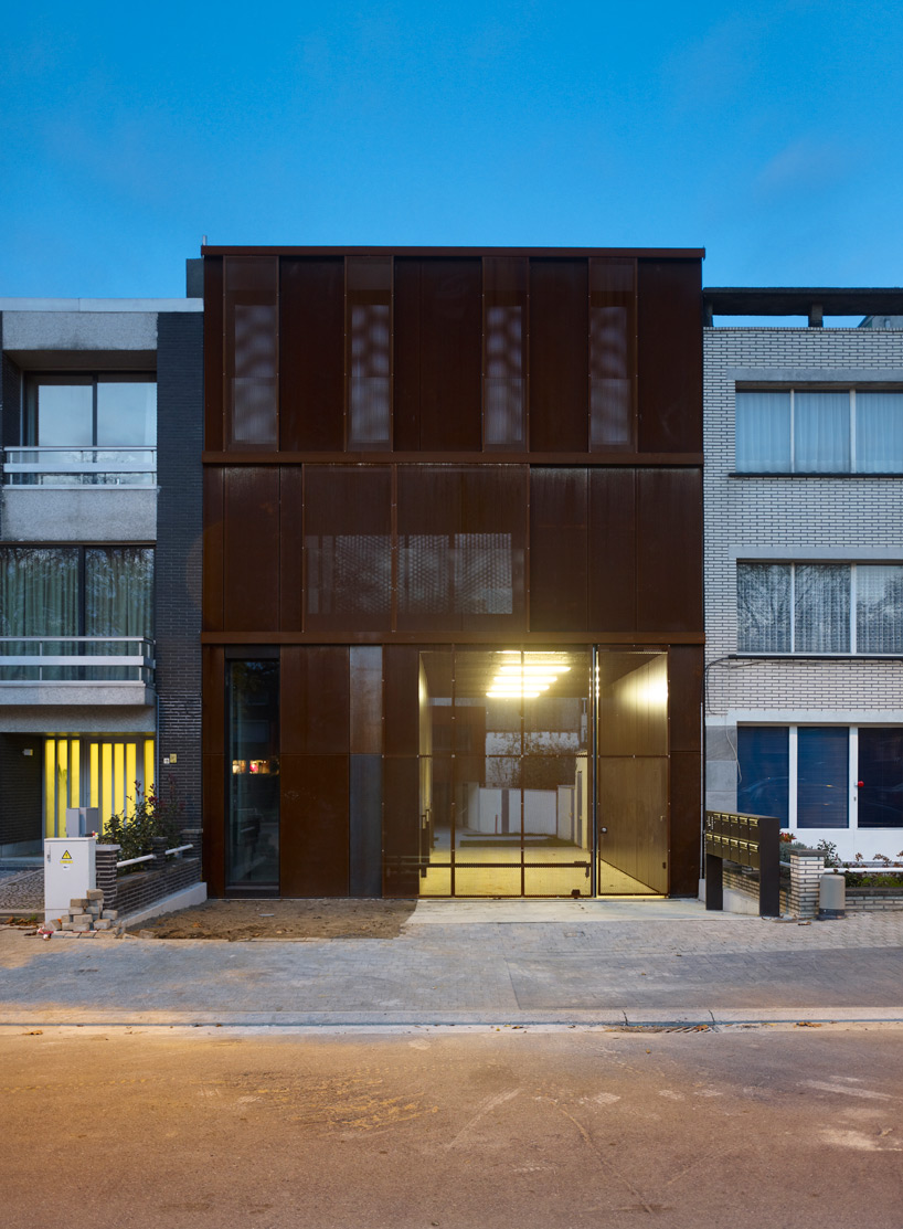 dmvA: apartments buso