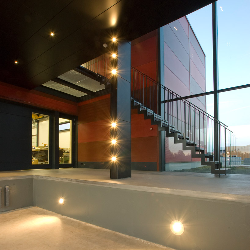 groosman partners: electric boat house