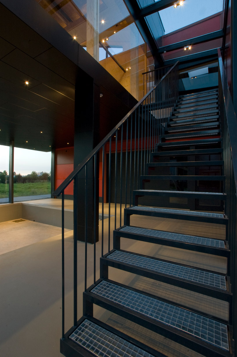 groosman partners: electric boat house