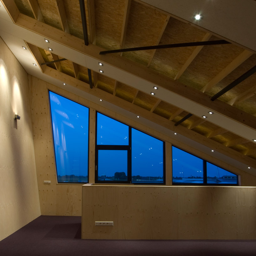 groosman partners: electric boat house