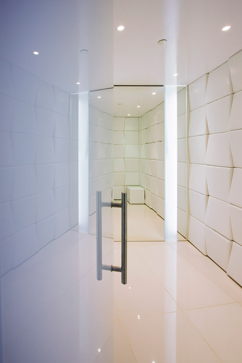 sandor gocsei + eniko korompay: capsula multibrand store