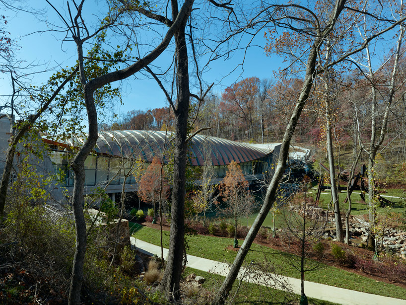 moshe safdie: crystal bridges museum