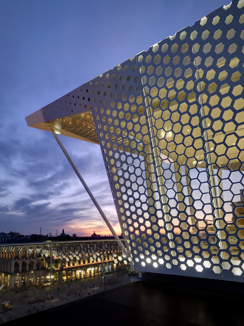 park associati: the cube temporary restaurant, milan