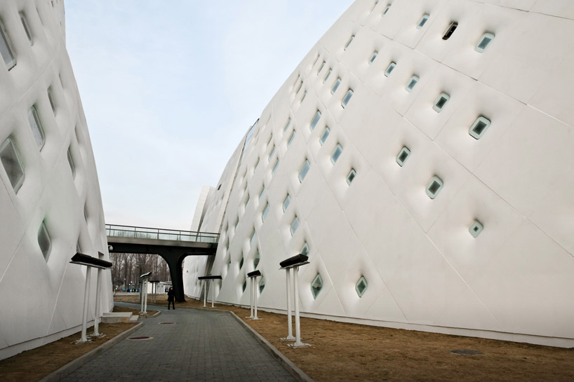 dada: complex for the 7th international strawberry symposium