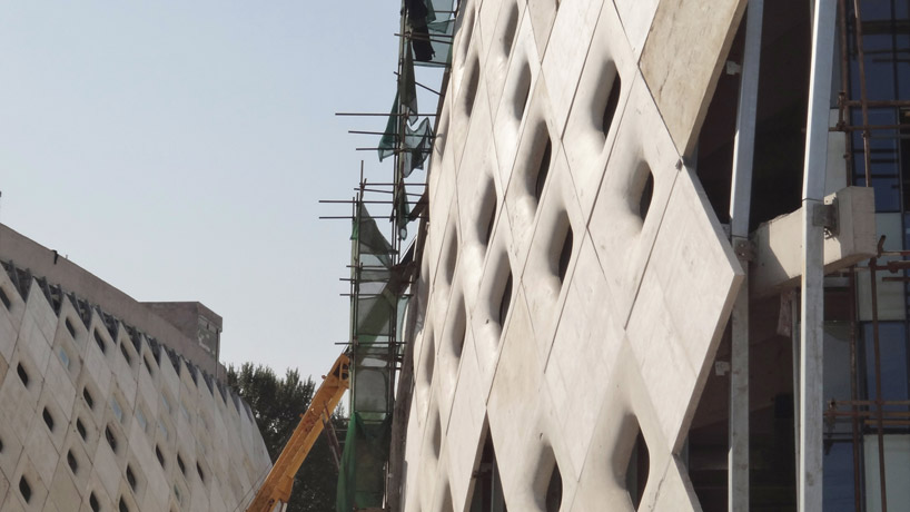 dada: complex for the 7th international strawberry symposium