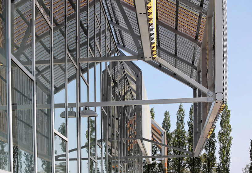 a/LTA architectes: &eacute;quipement aquatique