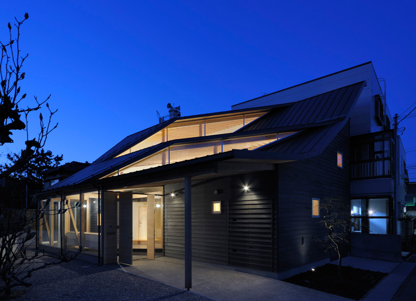 nakae architects: facing true south