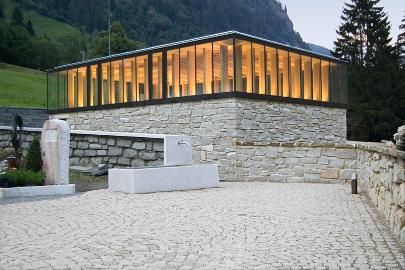 schneider & lengauer architects: cemetery + wake room hopfgarten