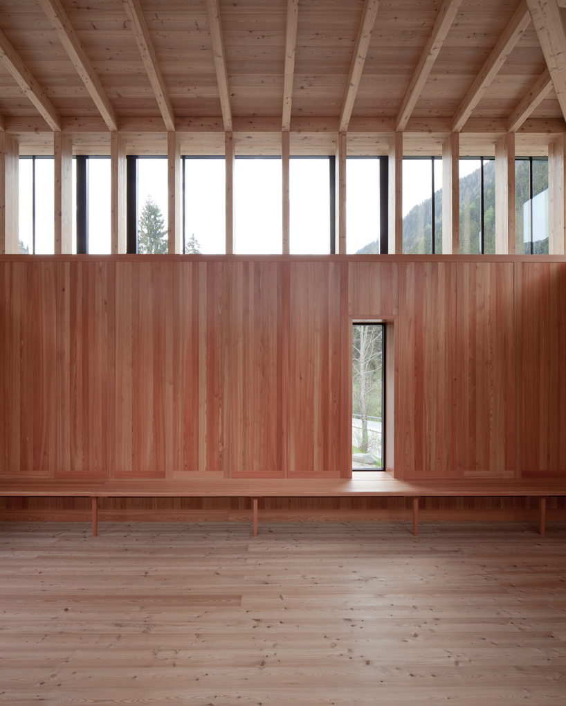 schneider & lengauer architects: cemetery + wake room hopfgarten