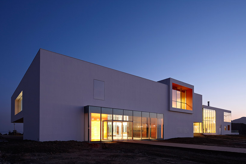 META project: huludao beach exhibit center