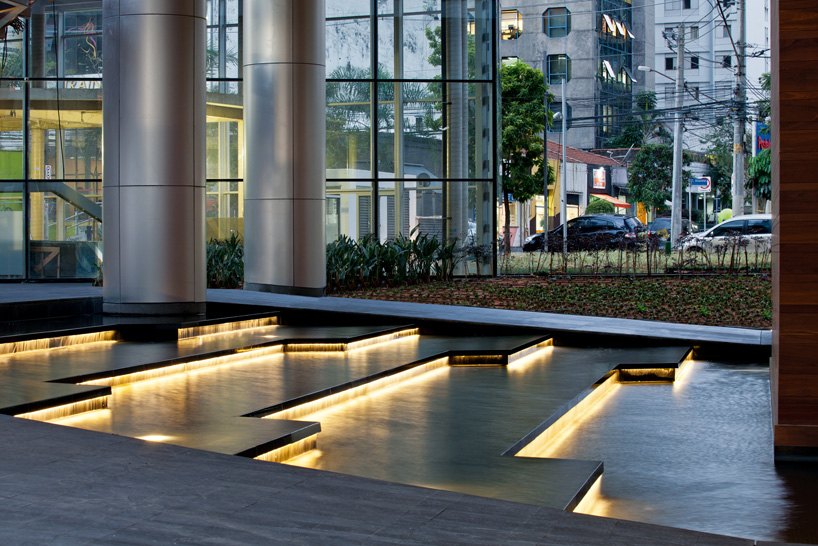 kohn pedersen fox associates: infinity tower