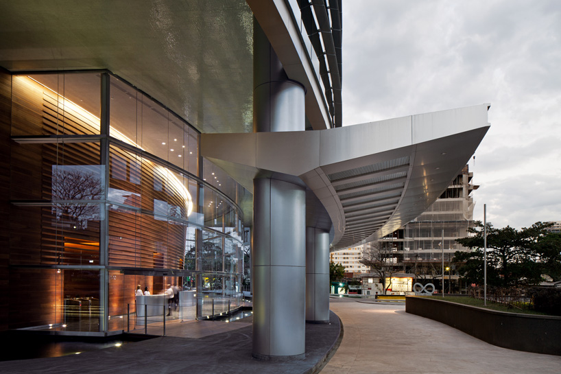 kohn pedersen fox associates: infinity tower