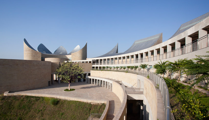 moshe safdie: khalsa heritage center