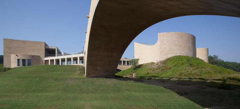 moshe safdie: khalsa heritage center