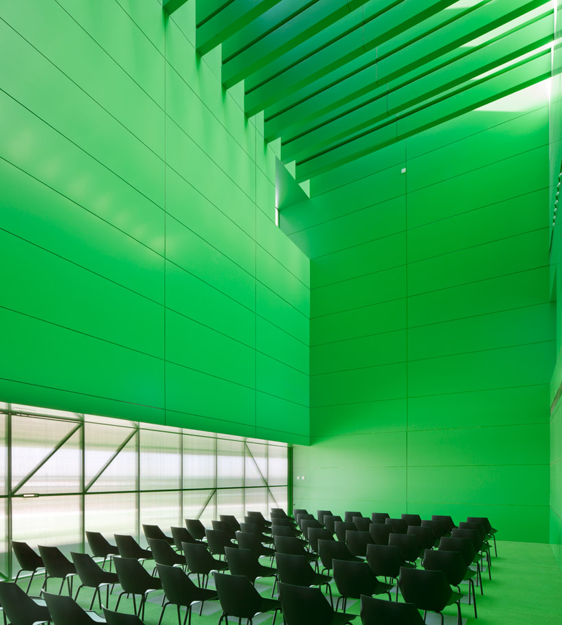 dosmasunoarquitectos: social services center in mostoles