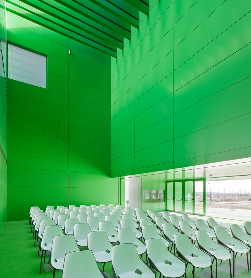 dosmasunoarquitectos: social services center in mostoles