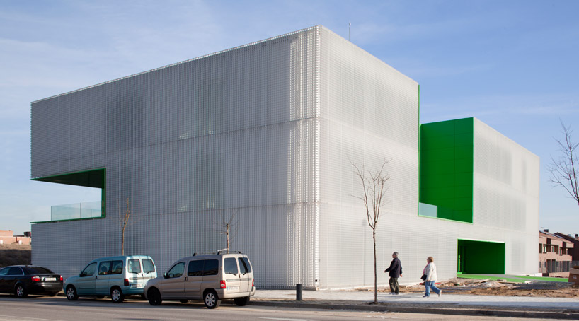 dosmasunoarquitectos: social services center in mostoles