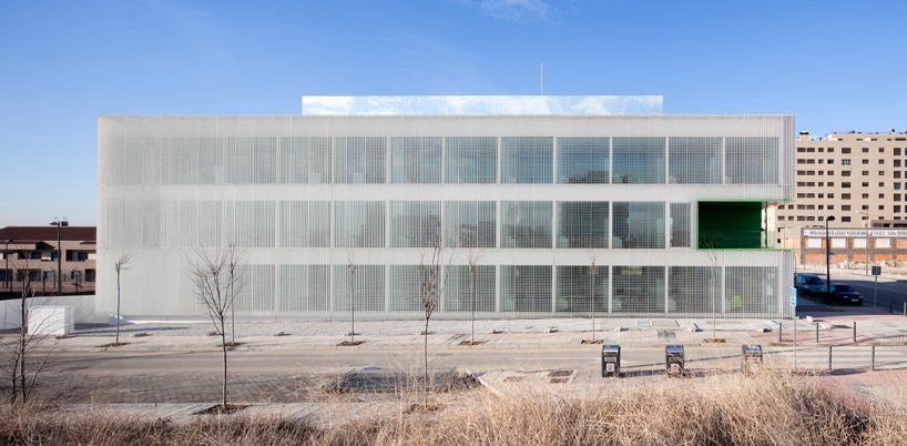 dosmasunoarquitectos: social services center in mostoles