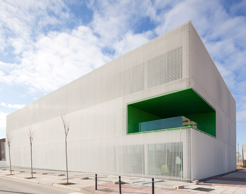 dosmasunoarquitectos: social services center in mostoles