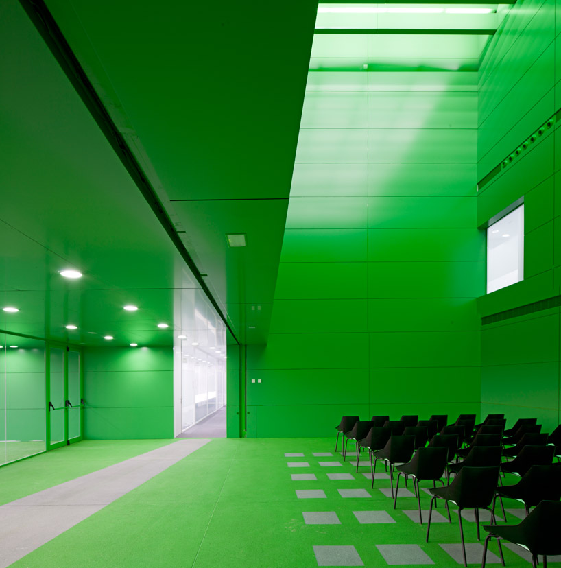 dosmasunoarquitectos: social services center in mostoles