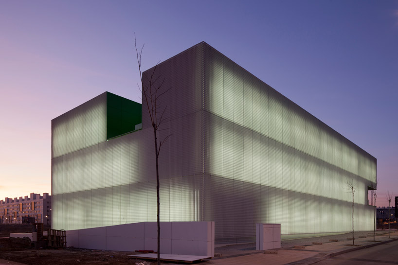 dosmasunoarquitectos: social services center in mostoles
