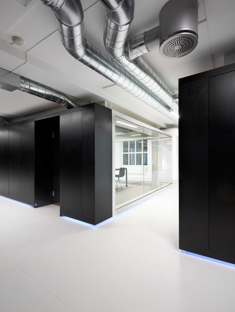 eriksen skajaa architects: netlife research office