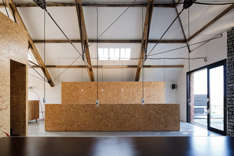 carl turner architects: ochre barn - 1