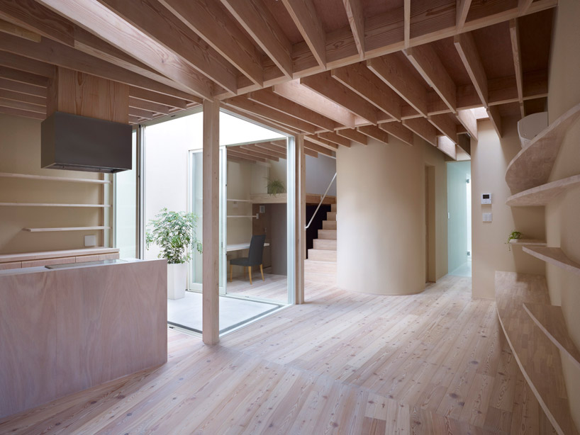 Wooden slats add sculptural ceiling to Katsutoshi Sasaki's Koro House