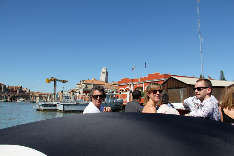 richard goodwin puts black dots on vacant buildings in venice