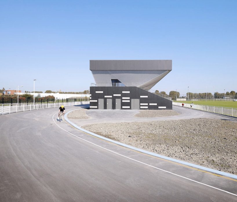 olgga architectes: stadium du littoral