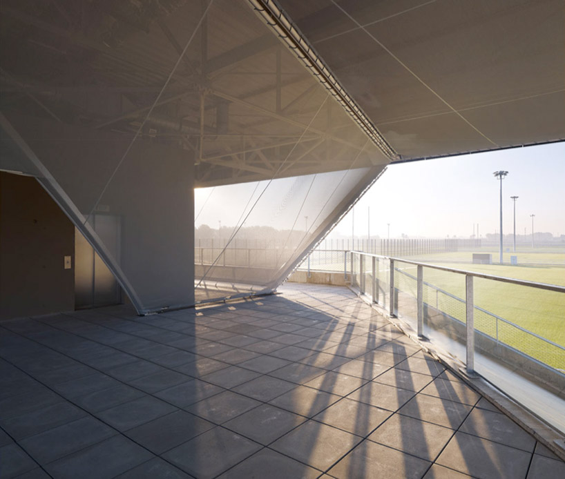 olgga architectes: stadium du littoral