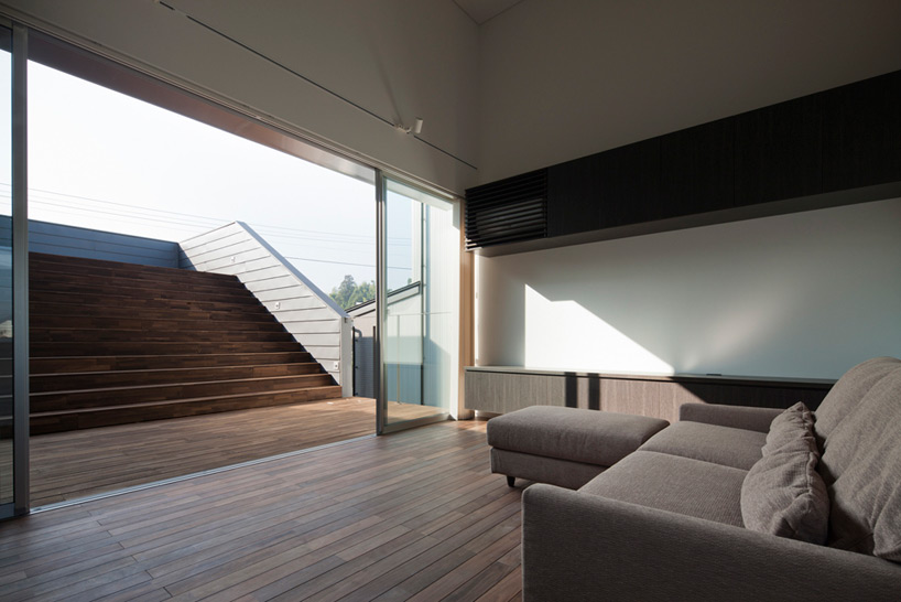 HUG: stepped terrace house