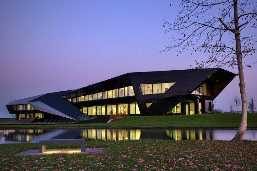 damilano studio architects: officina vidre negre - 1
