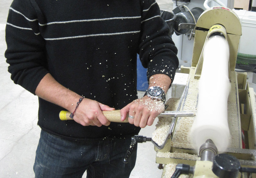 herald ure&ntilde;a: arms up chair series