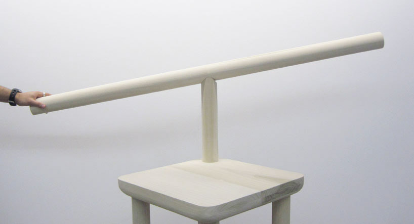 herald ure&ntilde;a: arms up chair series