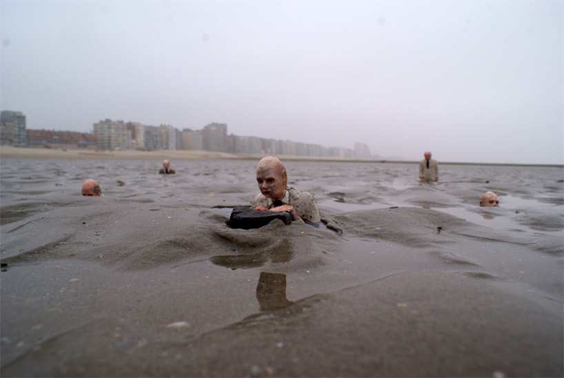 isaac cordal: waiting for climate change at beaufort04 - 1